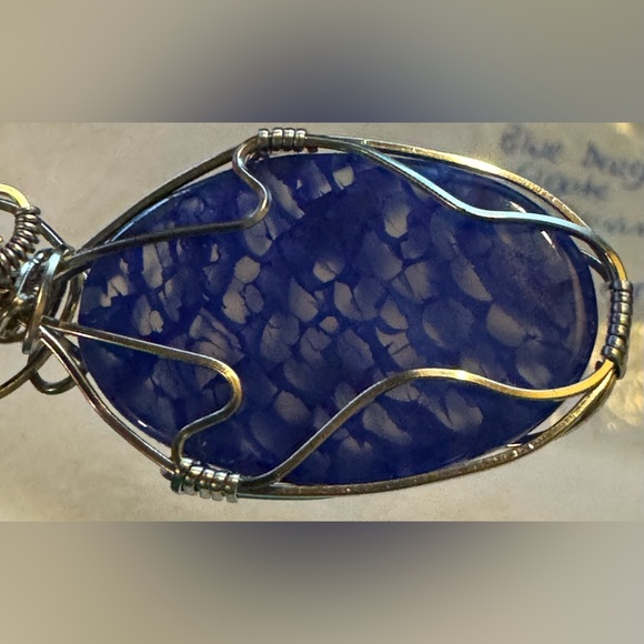 Blue Dragon Vein Agate Pendant with silver wire wrap - Picture 8 of 13